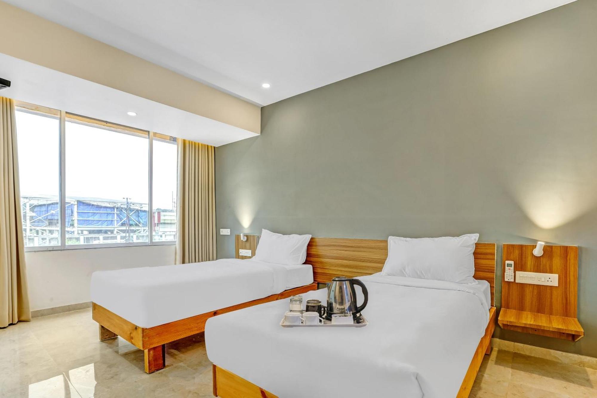 Townhouse Somani Otel Apta Dış mekan fotoğraf