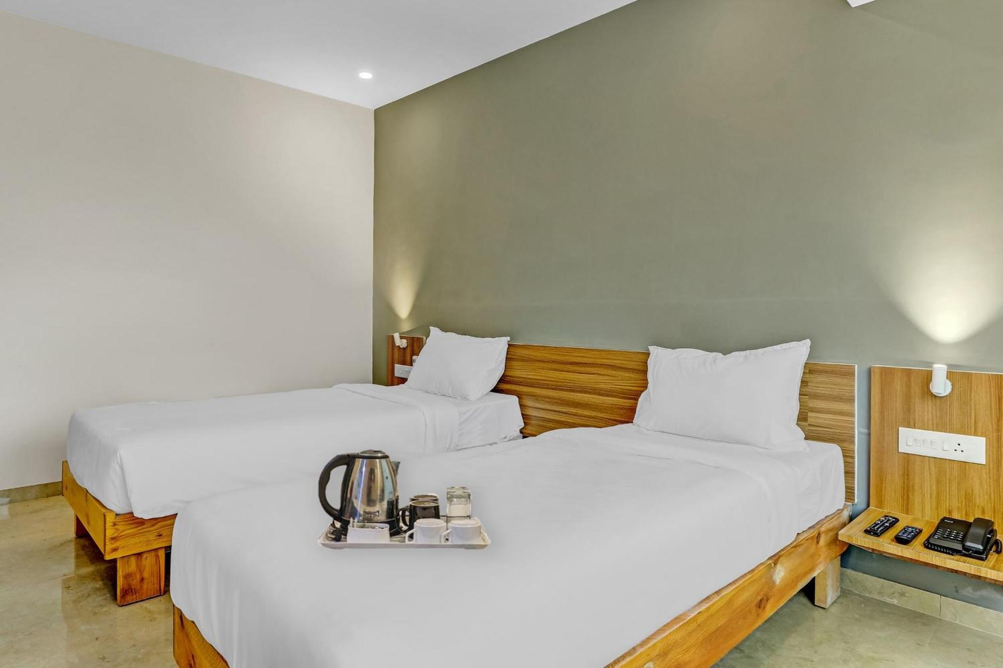 Townhouse Somani Otel Apta Dış mekan fotoğraf
