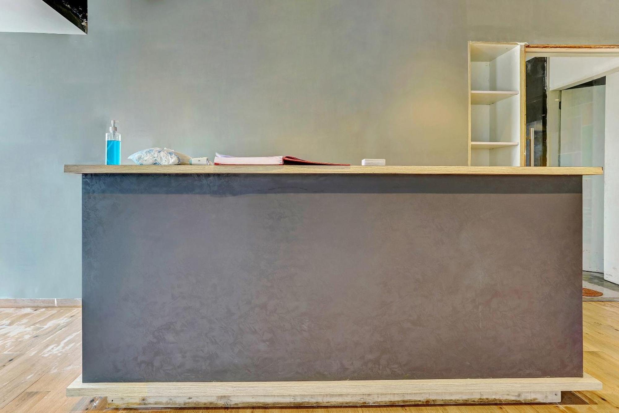 Townhouse Somani Otel Apta Dış mekan fotoğraf