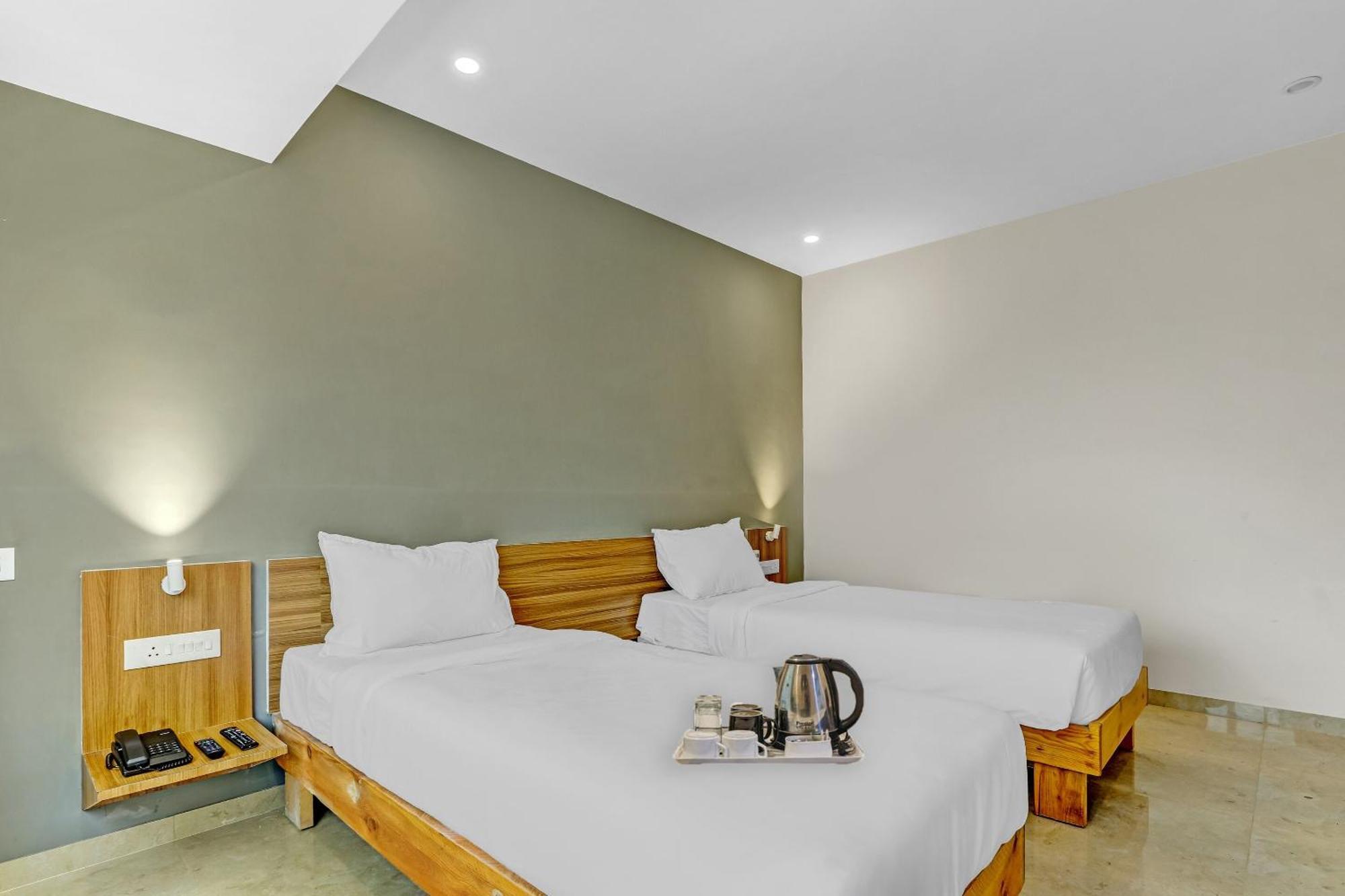 Townhouse Somani Otel Apta Dış mekan fotoğraf