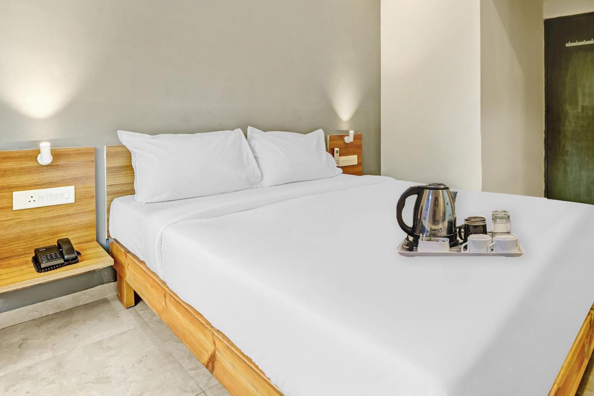 Townhouse Somani Otel Apta Dış mekan fotoğraf